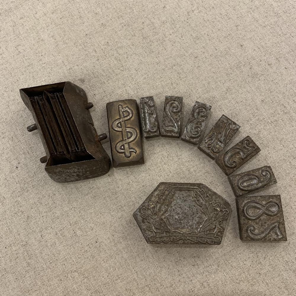 Waffenrock Shoulderboards