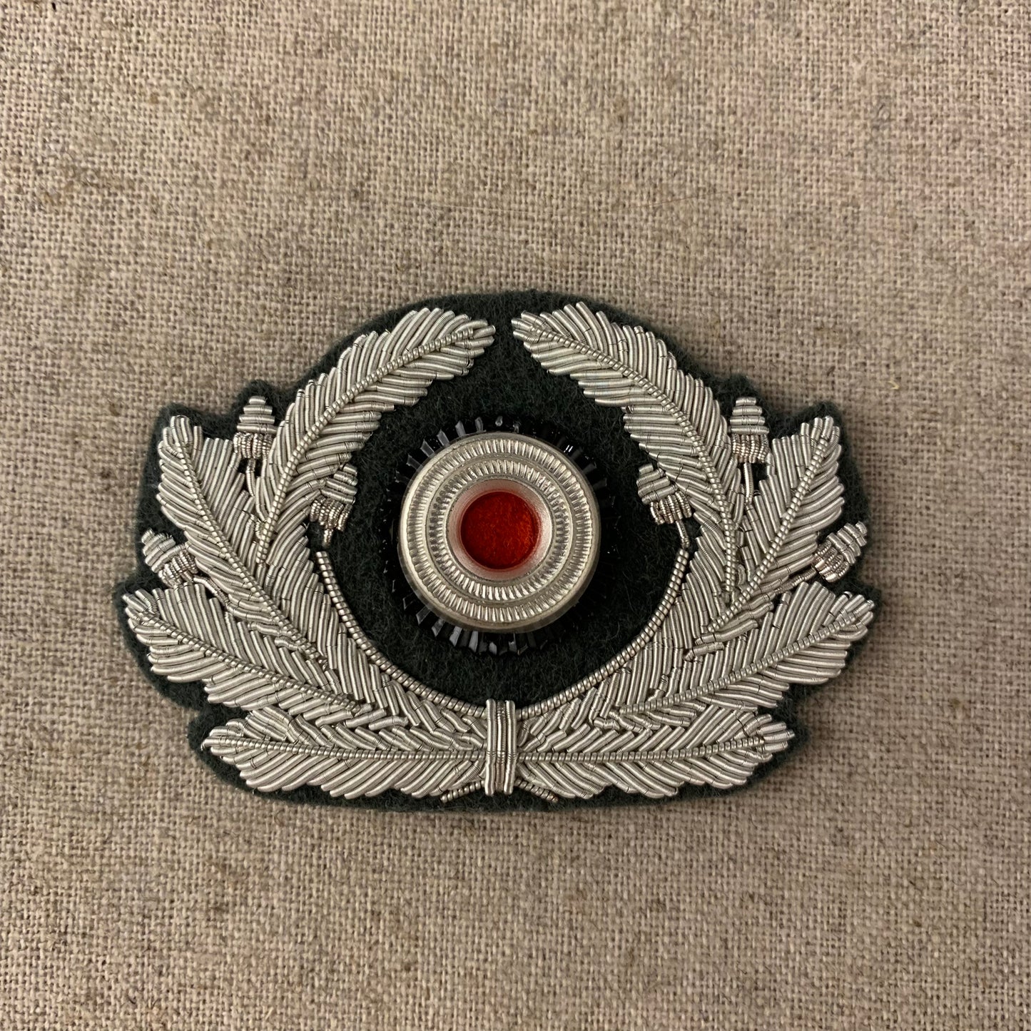 First pattern Heer visor wreath