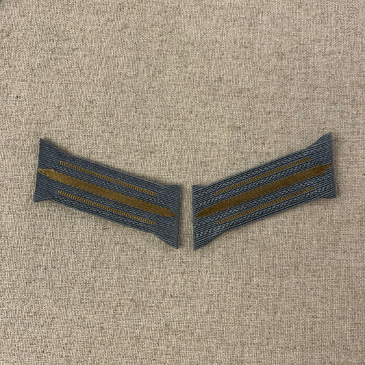 Tropical collar tabs